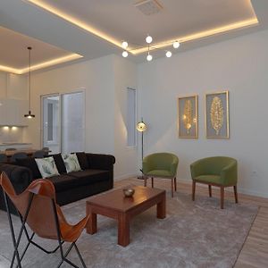 Fresh Velazquez Apartments